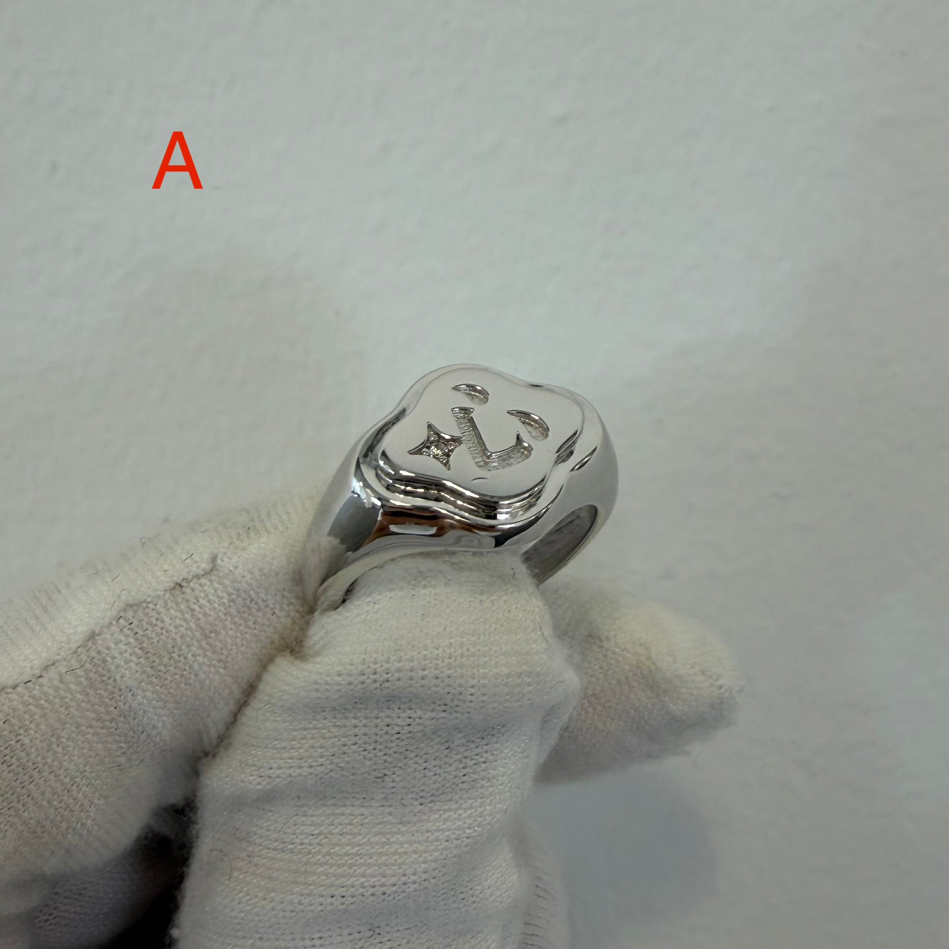 IMPERFECT: Shining Heart Signet Ring Size 5 Silver – Ruyi Club